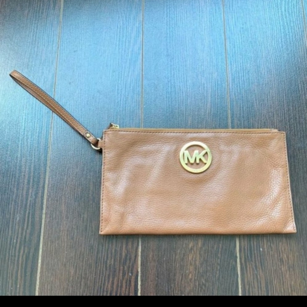 Michael kors wristlet/clutch
